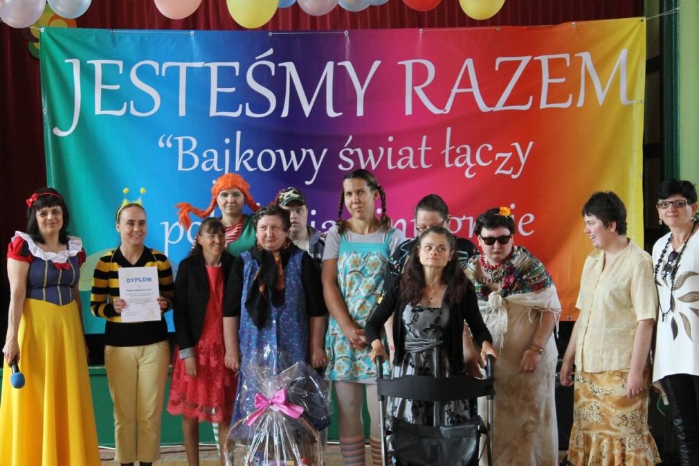 „Jesteśmy razem- Bajkowy świat łączy pokolenia i integruje środowiska”